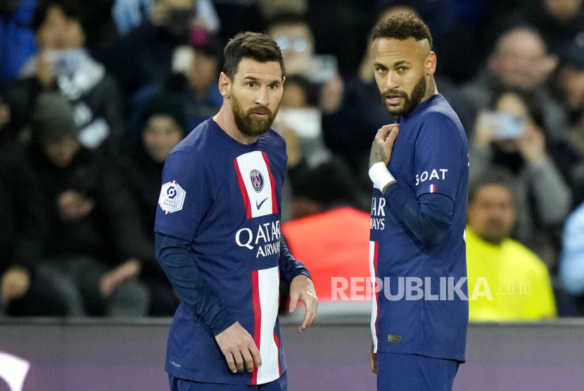 Bintang Paris Saint-Germain (PSG) Lionel Messi dan Neymar (kanan) dikritik media Prancis.