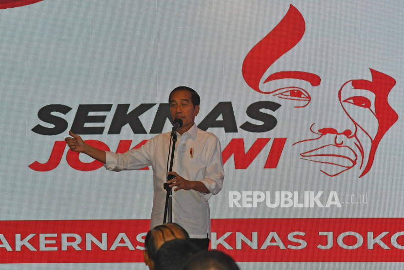 Presiden Joko Widodo menyampaikan sambutan saat pembukaan Rapat Kerja Nsional (Rakernas) Sekretariat Nasional (Seknas) Jokowi di Kota Bogor, Jawa Barat, Sabtu (16/9/2023). Rakernas Seknas Jokowi yang diikuti sebanyak 25 perwakilan DPW se-Indonesia tersebut sebagai bagian konsolidasi organisasi dalam persiapan menjelang Pilpres 2024. 