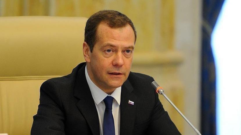  Moskow dapat menggunakan senjata nuklir untuk mempertahankan diri, kata mantan Presiden Rusia Dmitry Medvedev