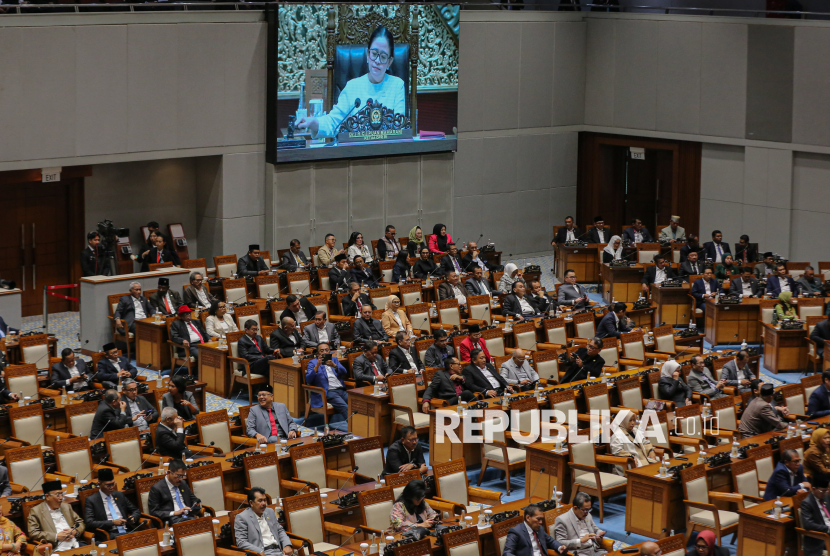 294 Anggota DPR Hadiri Rapat Paripurna Perdana di Tahun 2026