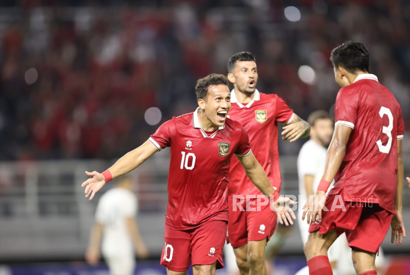 Winger timnas Indonesia Egy Maulana Vikri melakukan selebrasi seusai mencetak gol ke gawang Turkmenistan 