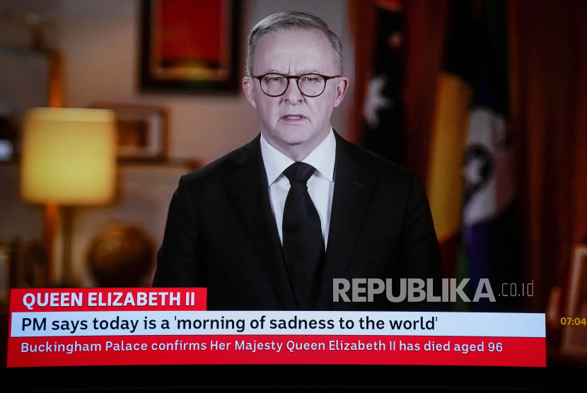 Dalam gambar yang diambil dari video ini, Perdana Menteri Australia Anthony Albanese berbicara kepada bangsanya tentang berita meninggalnya Ratu Elizabeth II. Australia mengadakan hari berkabung nasional untuk mendiang Ratu Elizabeth II pada Kamis (22/9/2022)