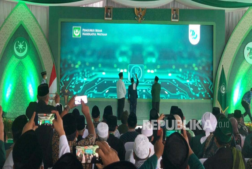Wakil Presiden Maruf Amin saat meresmikan digitalisasi dakwah Nahdlatul Wathan berupa Aplikasi Wahfazh, di Lombok Timur, Nusa Tenggara Barat (NTB), Jumat (17/3/2023).