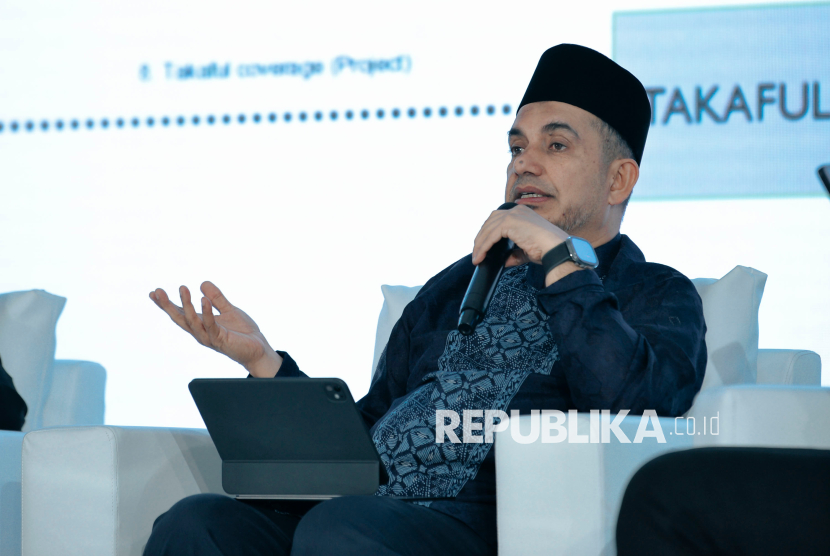 Professor INCEIF University, Malaysia, Mohamad Akram Laldin saat memaparkan materi dalam acara Islamic Finance Dialogue di Jakarta, Senin (26/5/2025). 