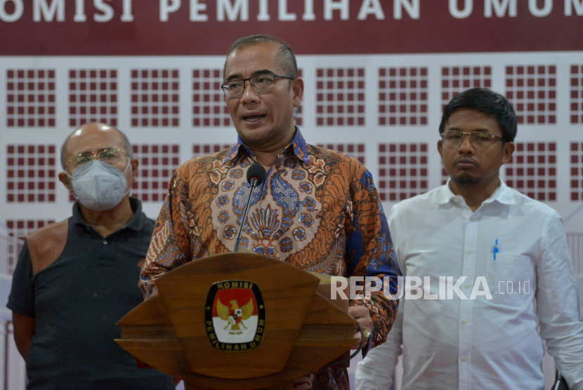 Ketua KPU Hasyim Asyari mengatakan, status Partai Ummat dinyatakan memenuhi syarat.