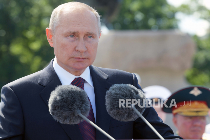  Presiden Vladimir Putin kerap mengutip ayat Alquran dalam sejumlah pidatonya.