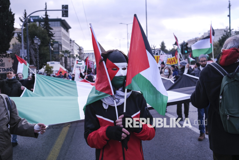 Heroik, Buruh Pelabuhan Yunani Tolak Bongkar Muat Baja Militer Israel