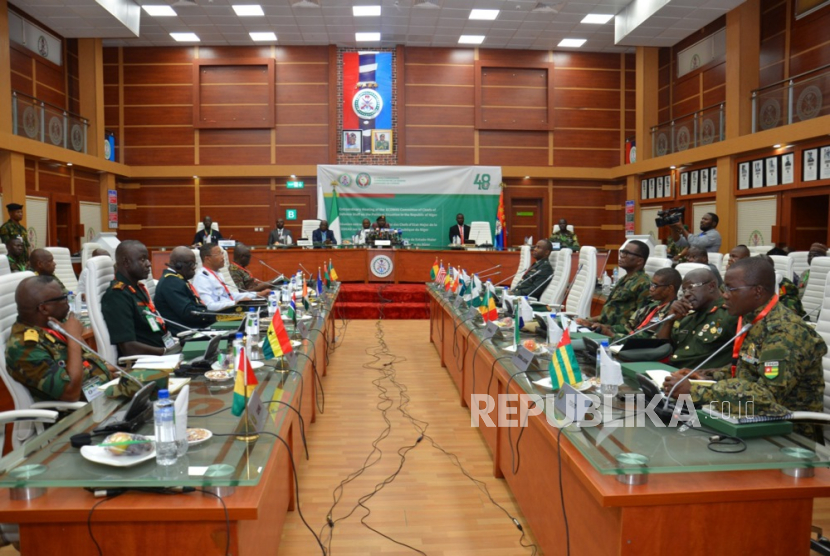 Para Kepala Staf Pertahanan negara-negara ECOWAS menghadiri Pertemuan Luar Biasa Komite Kepala Staf Pertahanan ECOWAS tentang Situasi Politik di Republik Niger. ilustrasi