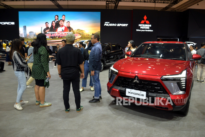 Sejumlah Mobil Mitsubishi dipamerkan saat Ajang Gaikindo Indonesia International Auto Show (GIIAS) 2024 di ICE BSD, Tangerang,Banten, Kamis (18/7/2024).