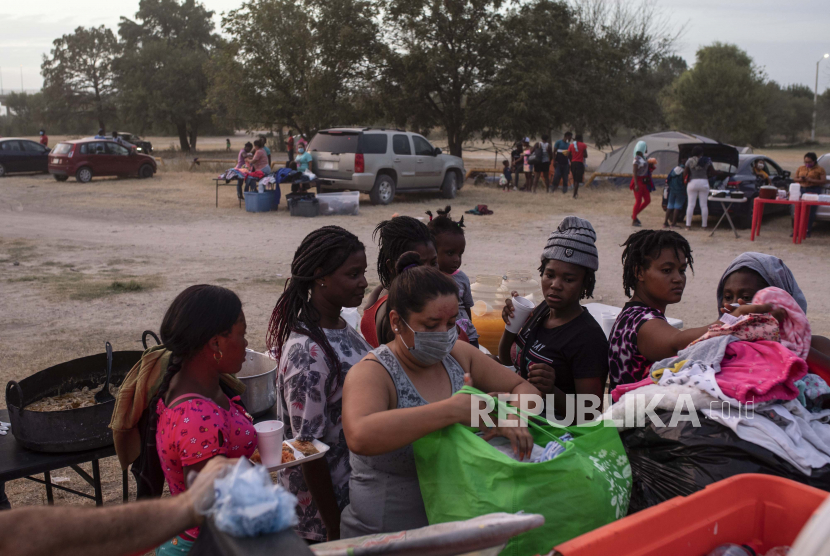 Wali Kota Washington Muriel Bowser telah mengumumkan keadaan darurat selama 15 hari sejak Kamis (8/9/2022), karena kedatangan bus migran dari Texas dan Arizona.