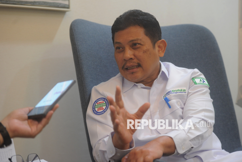 Direktur Utama BPJS Kesehatan Ali Ghufron Mukti saat diwawancarai Republika, Senin (19/5/2025)