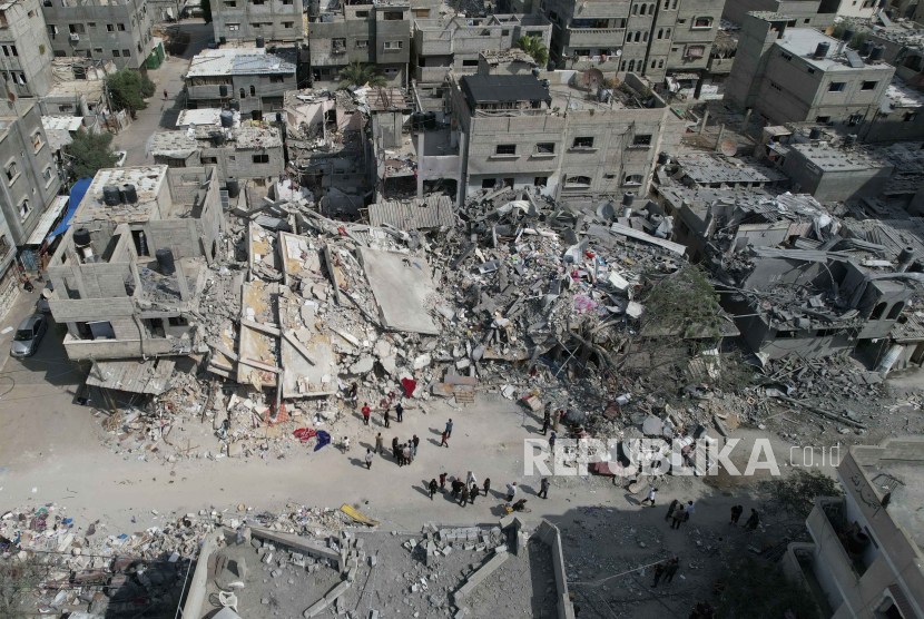 Serangan udara Israel menghantam rumah-rumah di kamp pengungsi Nusseirat pada Rabu (8/11/2023) pagi dan membunuh 18 orang.(ilustrasi)