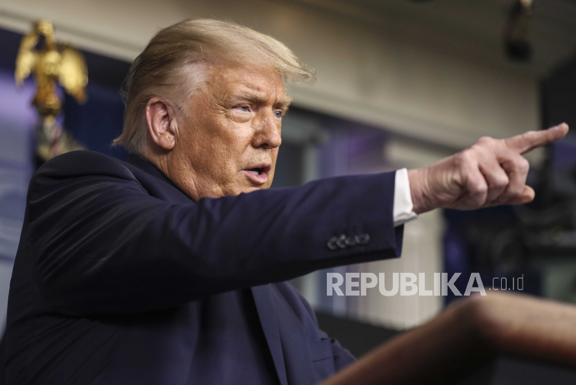  Presiden Amerika Serikat Donald Trump mengatakan dapat segera mengeluarkan perintah eksekutif larang TikTok. Ilustrasi.