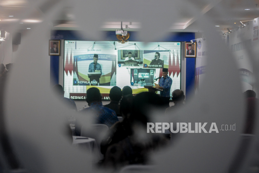 Kepala BNN Komjen Pol Heru Winarko memberikan sambutan saat peringatan Hari Anti Narkoba Internasional di Kantor BNN, Jakarta, Jumat (26/6). Peringatan Hari Anti Narkoba Internasional itu bertajuk Hidup 100 persen di Era New Normal, Sadar Sehat, Produktif Tanpa Narkoba. Republika/Putra M. Akbar