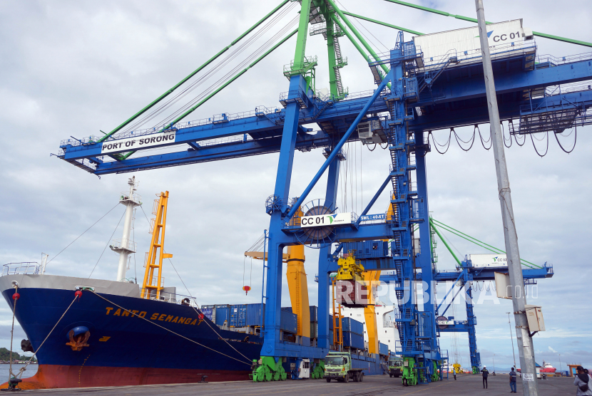 IMO Tunda Pembahasan Tarif Karbon di Sektor Pelayaran