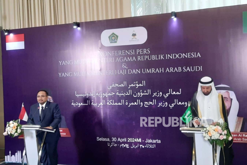 Menteri Agama RI Yaqut Cholil Qoumas membahas persiapan musim haji 2024 bersama Menteri Haji dan Umrah Arab Saudi, Tawfiq bin Fawzan Al Rabiah di Jakarta, Selasa (30/4/2024).  