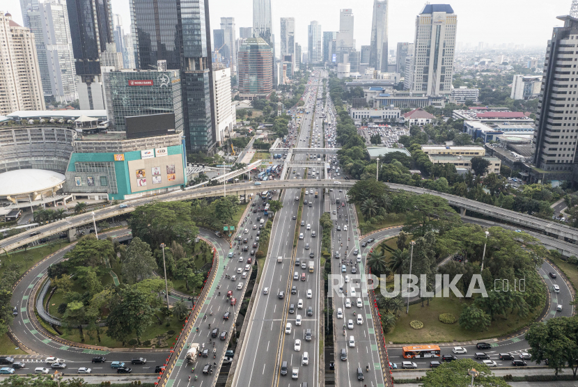 Pemerintah Provinsi DKI Jakarta berencana untuk menerapkan kebijakan jalan berbayar atau Electronic Road Pricing (ERP) di sejumlah ruas jalan Ibu Kota dengan usulan besaran tarif sekitar Rp5.000 hingga Rp19.000 sekali melintas yang bertujuan untuk mengendalikan mobilitas warga DKI Jakarta. 