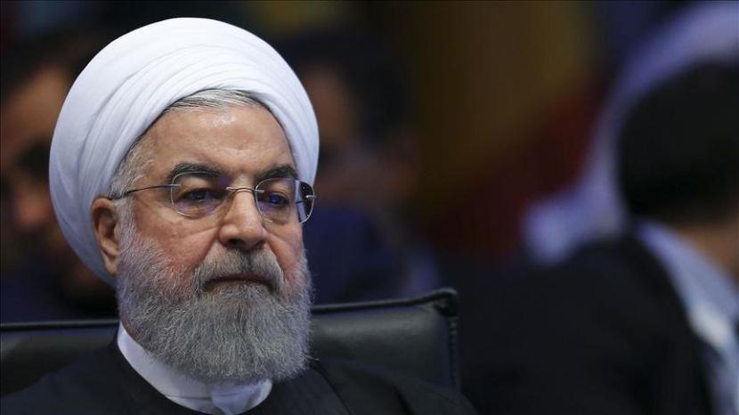Presiden Iran pada Rabu (2/12) mengkritik rencana parlemen untuk menurunkan lebih lanjut komitmen Iran di bawah kesepakatan nuklir 2015 sebagai tanggapan atas pembunuhan ilmuwan nuklir Mohsen Fakhrizadeh.