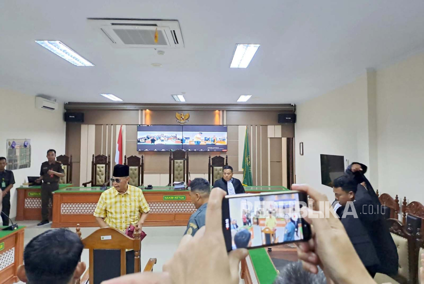 Pimpinan Mahad Al-Zaytun Indramayu yang menjadi terdakwa kasus dugaan penistaan agama, Panji Gumilang