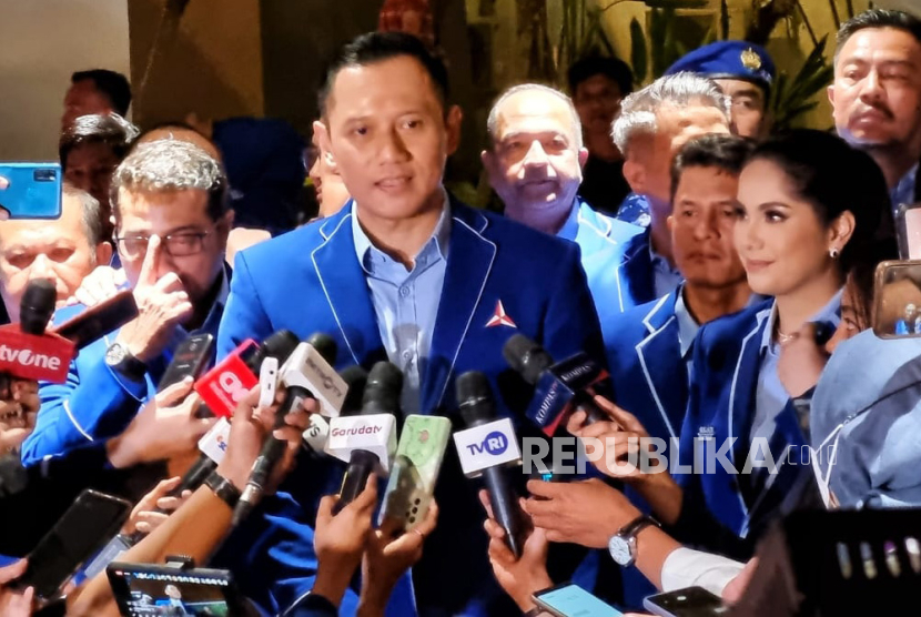 Ketua Umum Partai Demokrat, Agus Harimurti Yudhoyono (AHY) usai rapat pimpinan nasional (Rapimnas) yang resmi mendeklarasikan Prabowo Subianto sebagai bakal calon presiden (capres), di Jakarta Convention Center, Jakarta, Kamis (21/9/2023) malam. 