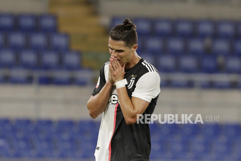 Ekspresi penyerang Juventus, Cristiano Ronaldo.