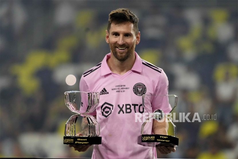 Inter Miami CF forward Lionel Messi holds his awards for best player and top scorer after Miami defeated Nashville SC in the 2023 Leagues Cup final at Geodis Park in Nashville, Tennessee, USA, 19 August 2023.  
