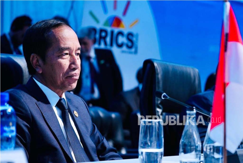 Presiden Jokowi saat menghadiri KTT BRICS di Johannesburg, Afrika Selatan, Kamis (24/8/2023).