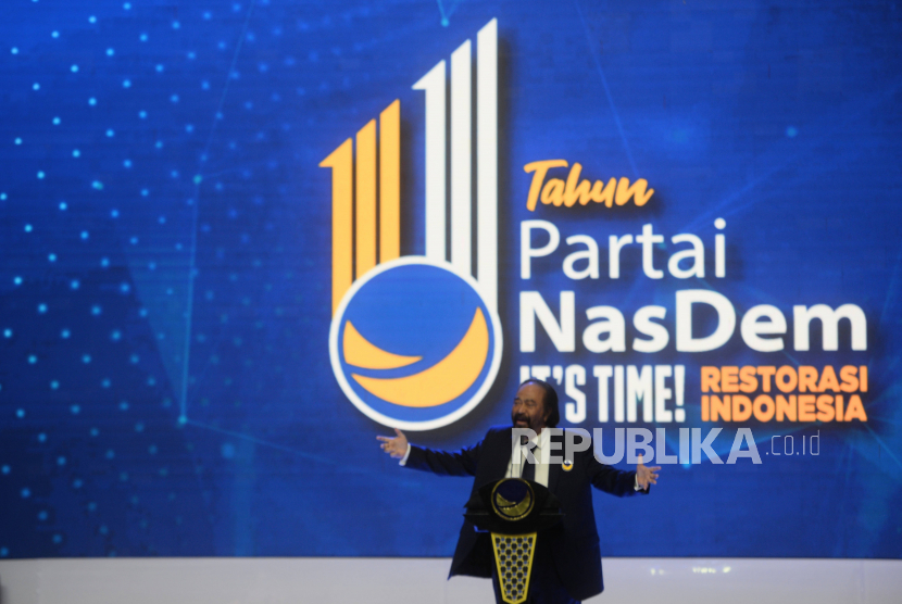 Ketua Umum Partai NasDem Surya Paloh menyampaikan pidato politik pada Puncak Perayaan HUT ke-11 NasDem di Jakarta Convention Center, Jakarta, Jumat (11/11/2022). Partai NasDem merayakan HUT ke-11 bertajuk It