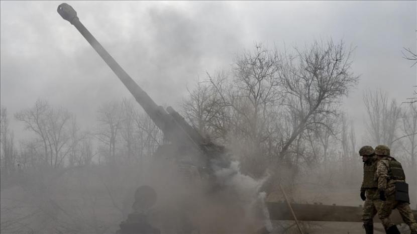 Prancis akan mengirimkan senjata 12 howitzer Caesar tambahan ke Ukraina. Prancis sejauh ini telah mengirimkan 18 howitzer Caesar ke Kiev.