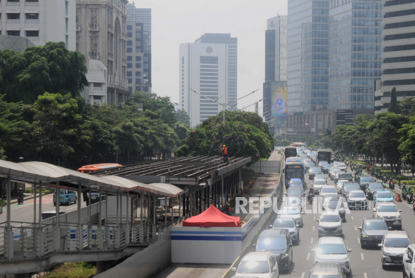 Suasana kemacetan di salah satu jalan di Jakarta. (ilustrasi)