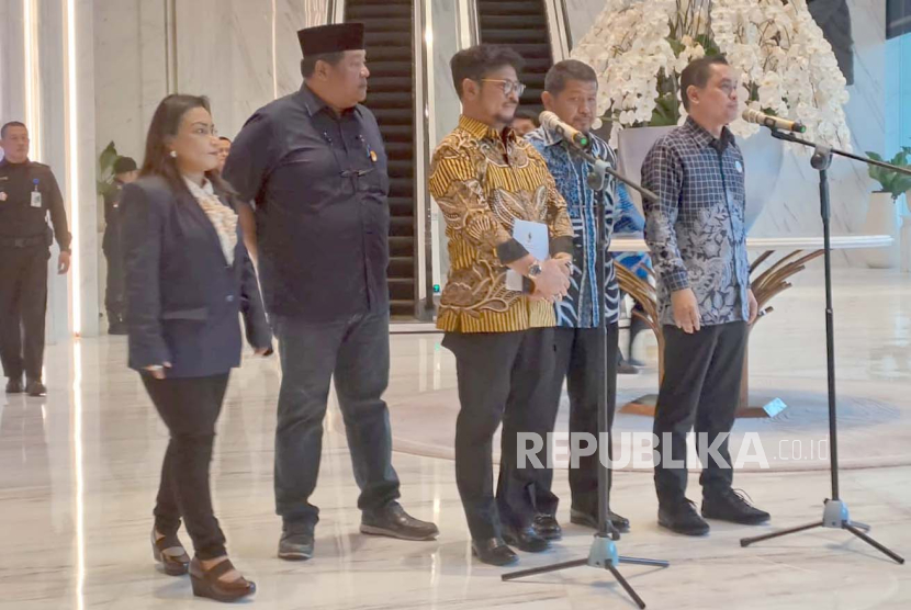 Menteri Pertanian Syahrul Yasin Limpo saat konferensi pers di Gedung Nasdem Tower, Kamis (5/10/2023). 