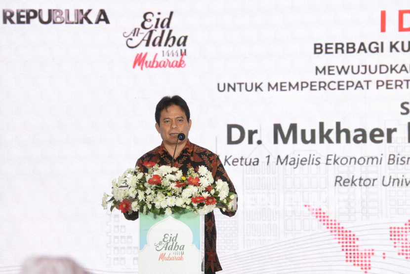 Wakil Ketua 1 Majelis Ekonomi Binsis Pariwisata PP Muhammadiyah sekaligus Rektor Institut Teknologi Bisnis Ahmad Dahlan (ITB-AD) , Mukhaer Pakkanna.