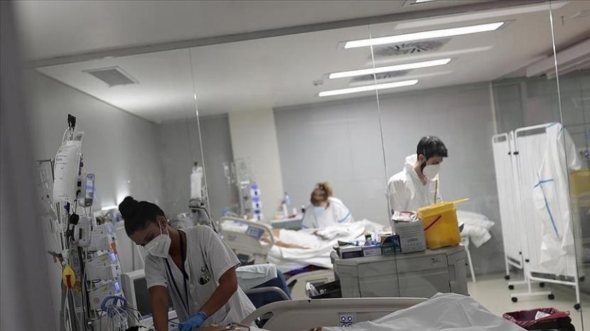 Ratusan ribu pasien sedang menunggu operasi di Spanyol, yang sistem kesehatannya terpukul setelah pandemi Covid-19. 