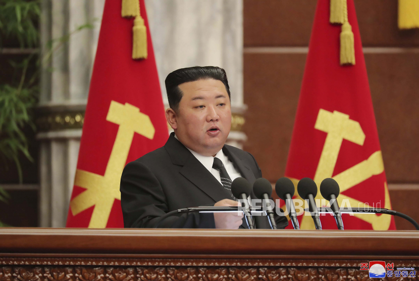 Pemimpin Korea Utara Kim Jong-un mengancam Presiden Korea Selatan Yoon Suk Yeol dan militernya akan menghadapi penghancuran jika melakukan 