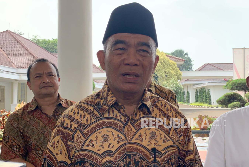 Menteri Koordinator Bidang Pembangunan Manusia dan Kebudayaan (Menko PMK) Muhadjir Effendy di Istana Wakil Presiden, Jakarta Pusat, Jumat (18/8/2023). 