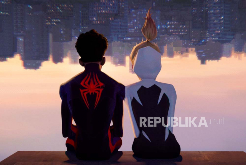 Adegan dalam film Spider-Man: Across the Spider-Verse. Film animasi Spider-Man ini menampilkan dukungan untuk anak trans.