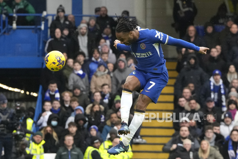 Chelsea Raheem Sterling makes an attempt to score during the English Premier League soccer match between Chelsea and Fulham at Stamford Bridge stadium in London, Saturday, Jan. 13, 2024. 