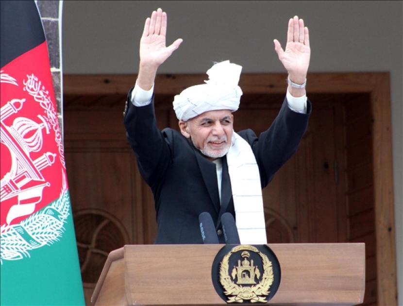 Presiden Afghanistan Ashraf Ghani tiba di garis depan Provinsi Balkh untuk memberi dukungan pasukan keamanan yang memerangi Taliban.