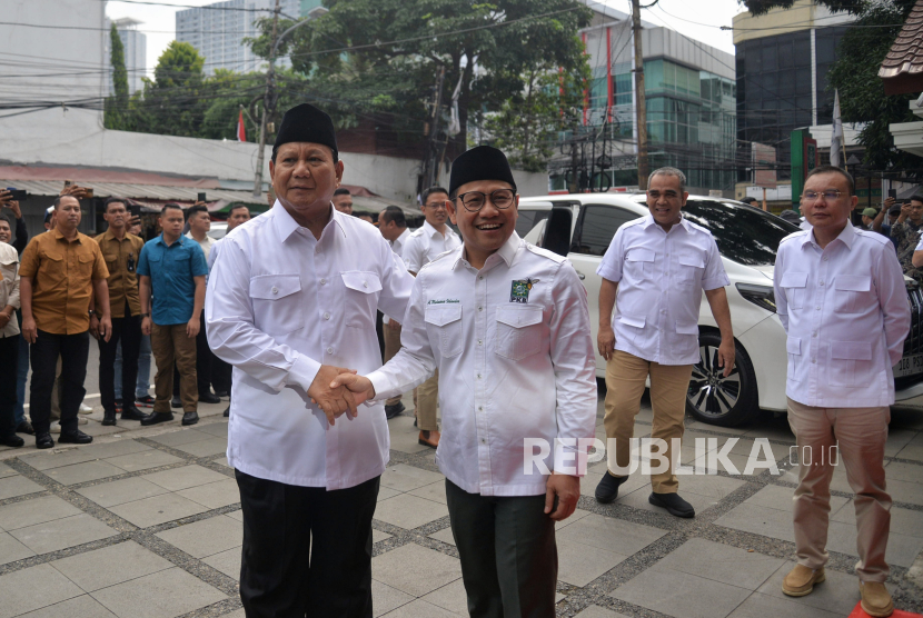Ketua Umum PKB Muhaimin Iskandar menyambut Presiden terpilih periode 2024-2029 Prabowo Subianto. Pengamat sebut masuknya PKB memperkuat politik Islam di pemerintahan Prabowo-Gibran.