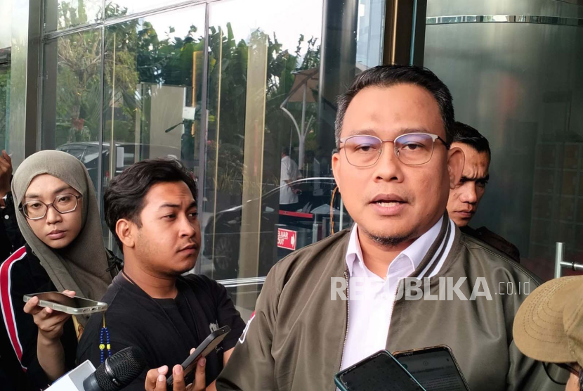 Kepala Bagian Pemberitaan KPK, Ali Fikri saat memberikan keterangan pers di Gedung Merah Putih KPK, Jakarta Selatan, Senin (21/8/2023).