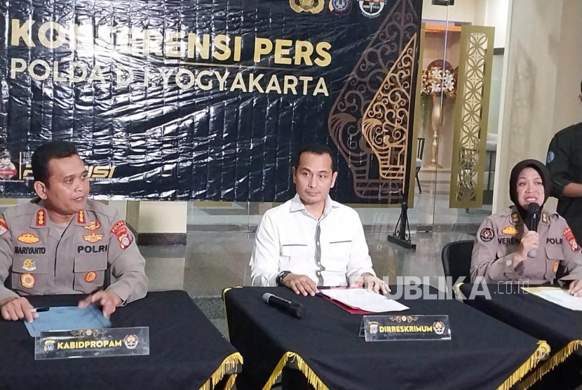 Polda DIY menggelar konferensi pers pengungkapan kasus penembakan di acara merti dusun di Girisubo, Gunungkidul, DIY, Senin (15/5/2023). 