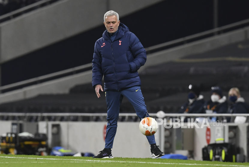 Tottenham manager Jose Mourinho reacts during the UEFA Europa League group J soccer match between Tottenham Hotspur and Royal Antwerp FC in London, Britain, 10 December 2020.  