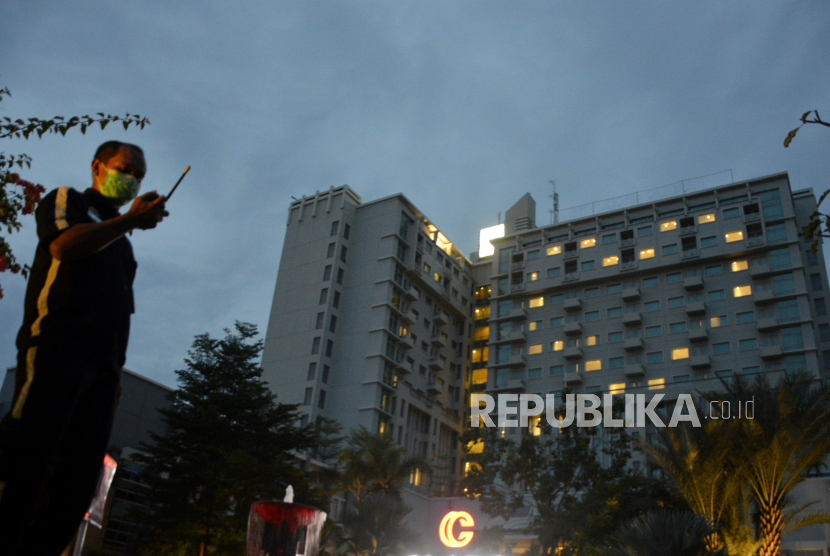 Hunian hotel di Makkassar sudah mulai kembali menggeliat. Foto: Hotel Claro, Makassar menyalakan lampu-lampu kamarnya membentuk lambang hati. (ilustrasi)