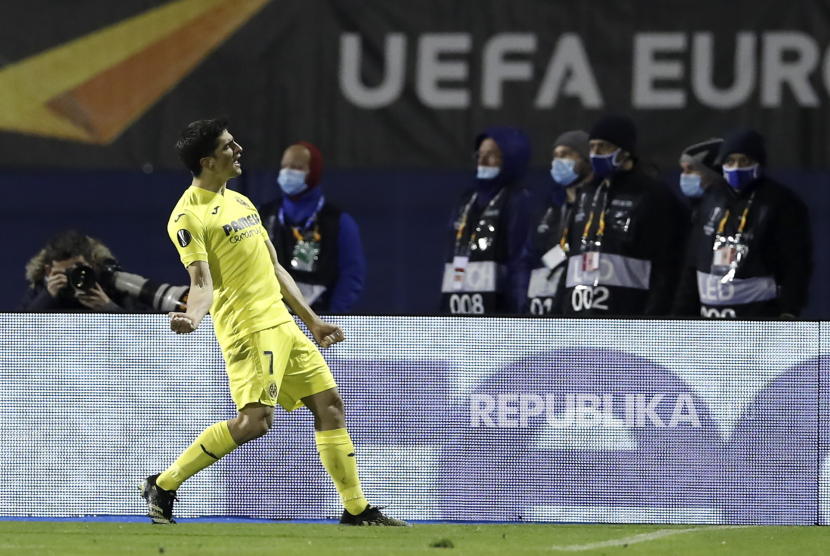 Gerard Moreno dari Villarreal merayakan setelah mencetak gol pembuka selama perempat final Liga Eropa UEFA, pertandingan leg pertama antara Dinamo Zagreb dan Villarreal di Zagreb, Kroasia, 08 April 2021.