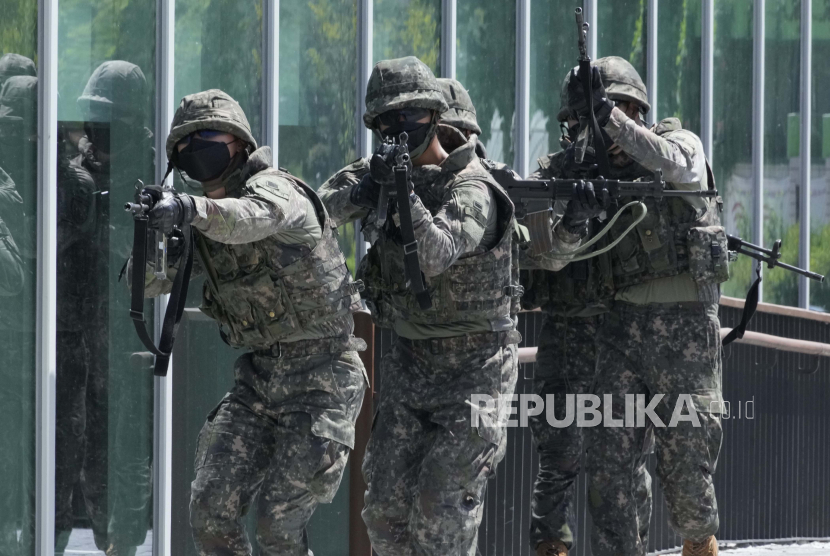 Tentara Korea Selatan melakukan latihan militer. (Ilustrasi)