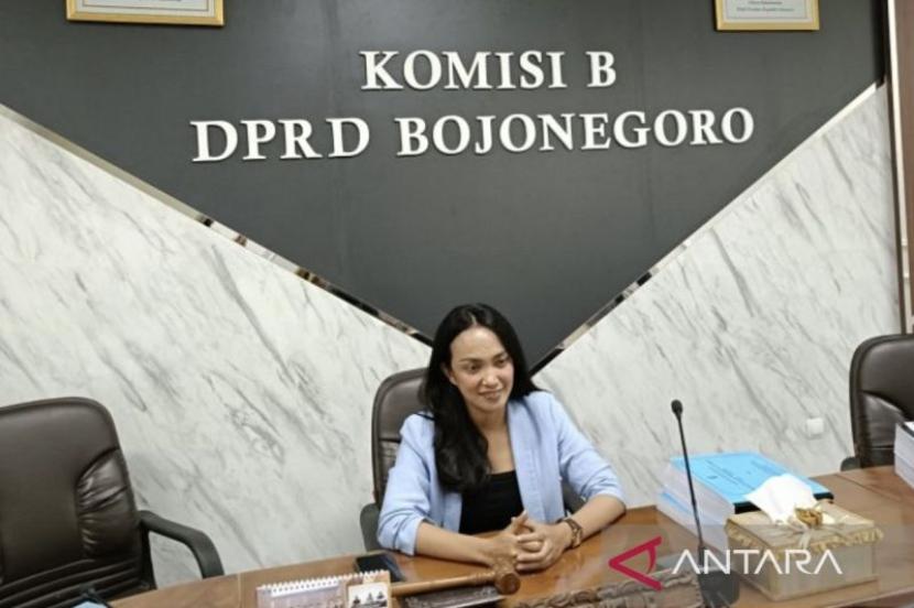 DPRD Bojonegoro minta pemkab realisasikan target PAD 2025.