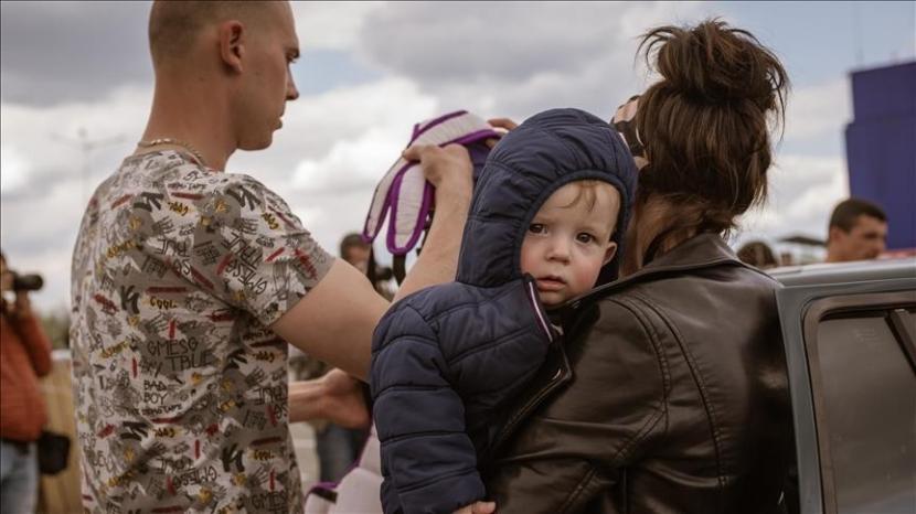 Para pakar hak asasi manusia PBB pada pekan lalu mengatakan hampir 12,8 juta orang telah mengungsi di Ukraina sejak Rusia melancarkan perangnya