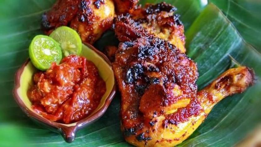 Resep Ayam Bakar dengan Bumbu Padang.