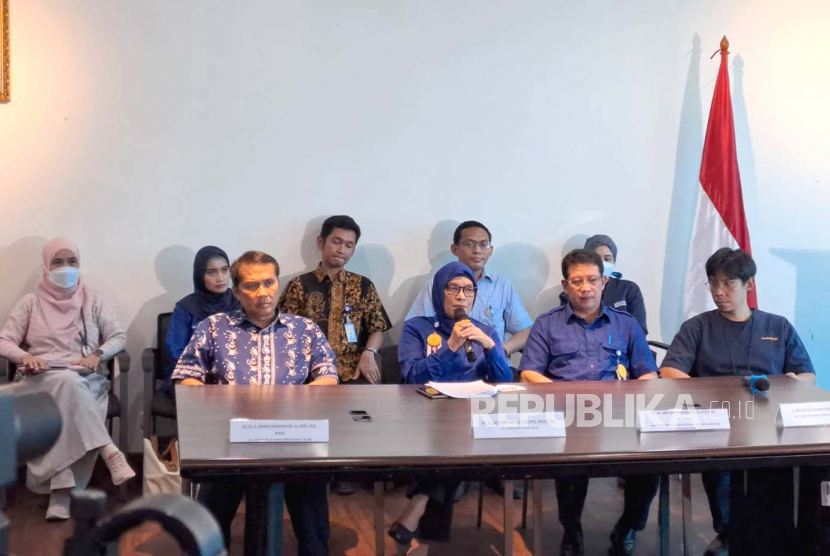 Konferensi pers kasus pasien obesitas seberat 300 kilogram di RSCM, Jakarta Pusat, Rabu (14/6/2023). 