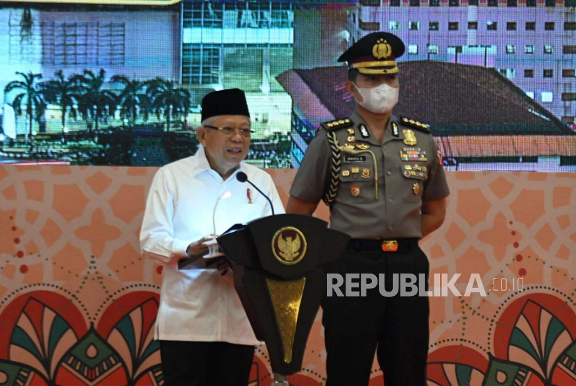 Wakil Presiden Maruf Amin saat mengukuhkan Komite Daerah Ekonomi dan Keuangan Syariah (KDEKS) Provinsi Gorontalo, Jumat (14/4/2023).